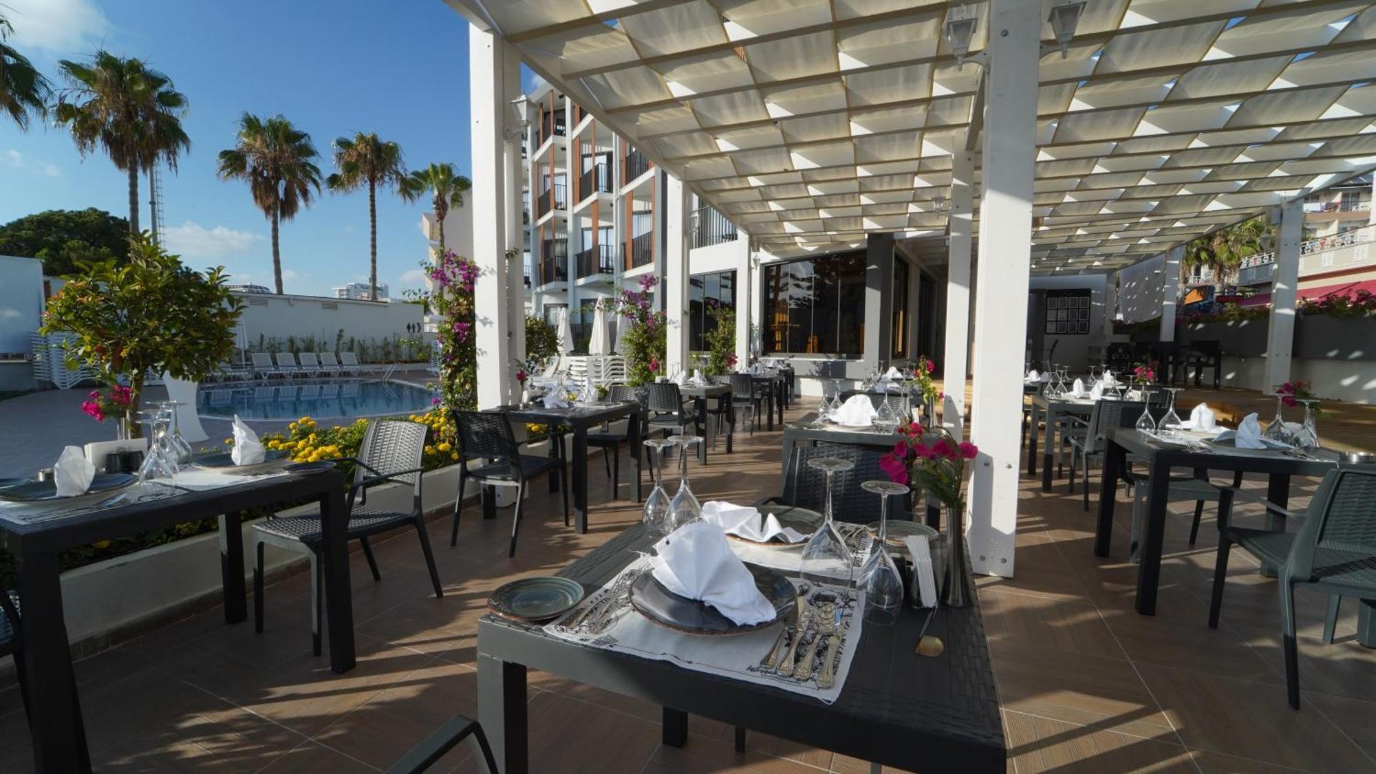 The Raga Side Ultra All Inclusive (Adults Only) Extérieur photo